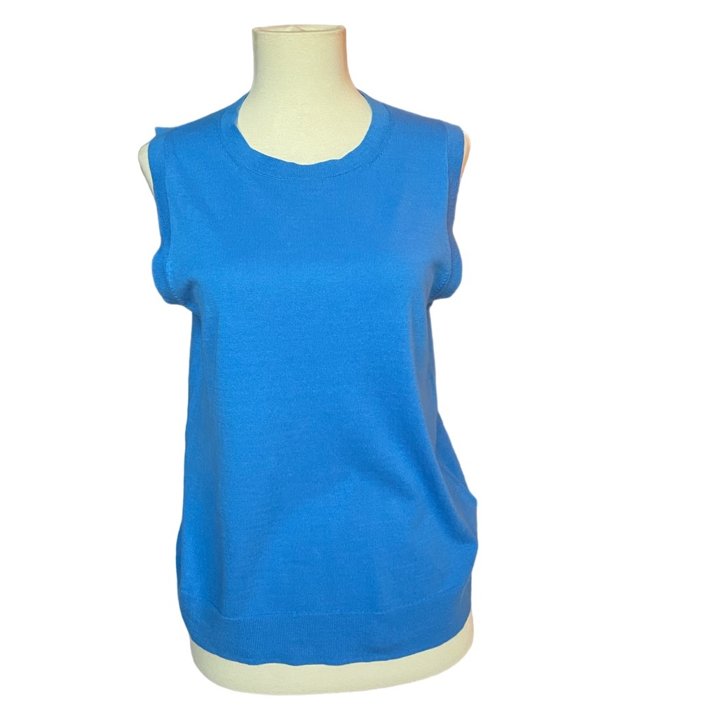 J Crew sleeveless, fine gauge, crewneck sweater. NWOT. Royal blue, size Small